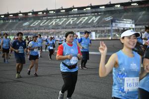 BIB: 5010
                            <button type="button" onclick="openModal(10464916)" class="btn btn-primary btn-sm float-right btn-popup" data-toggle="modal" data-target=".modal-high-quality">
                        <i class="fas fa-shopping-cart"></i> Add to Cart
                    </button>
                                            <button type="button" onclick="isThisMe(10464916, true)" class="btn btn-success btn-sm float-right btn-popup btn-isme hidden" data-toggle="tooltip" data-placement="bottom" title="นี่คือรูปของคุณใช่ไหม คลิกที่นี่เพื่อเอาเข้าอัลบั้ม">
                        <i class="fas fa-plus"></i> Add to album
                    </button>
                    <button type="button" onclick="isThisMe(10464916, false)" class="btn btn-warning btn-sm float-right btn-popup btn-isnotme hidden">
                        <i class="fas fa-ban"></i> Remove from album
                    </button>